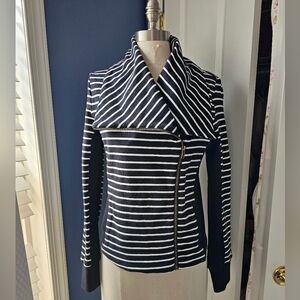 NWOT Harlowe & Graham zippered structured scuba sweatshirt.